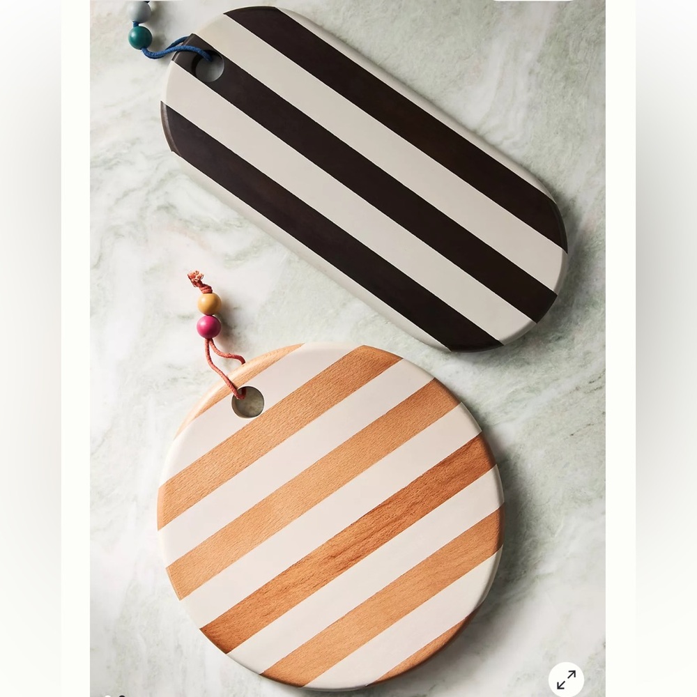 NWT Anthropologie Catania Round Wood Serving Board - Picture 2 of 5